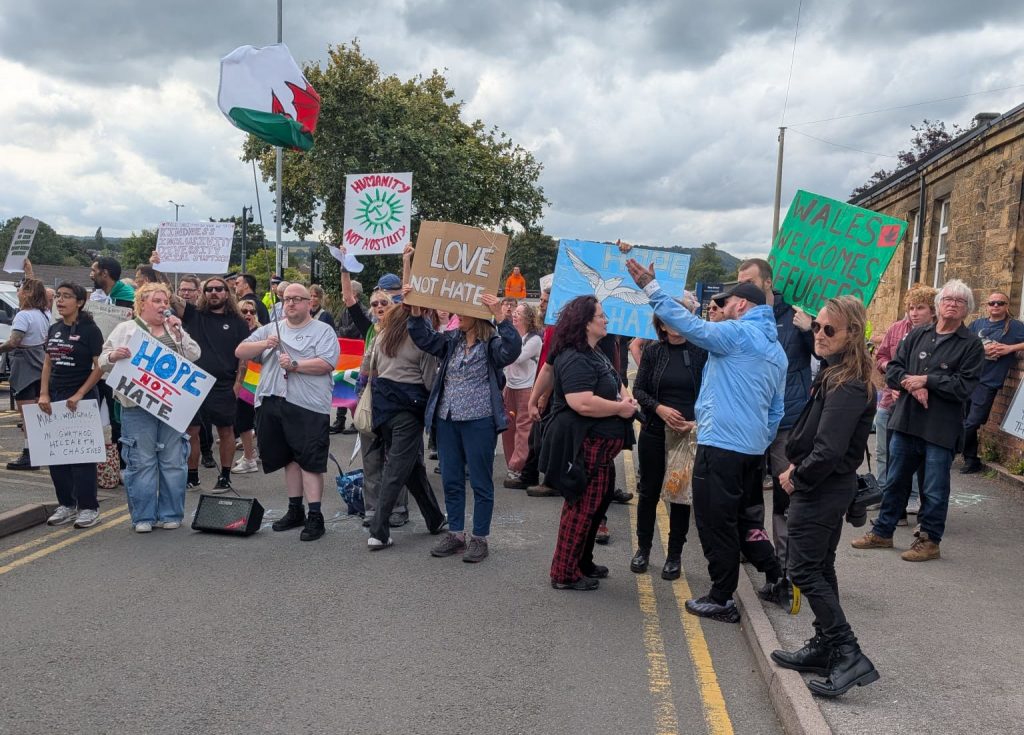Mold: United in Hope not Hate mobilisation in Mold